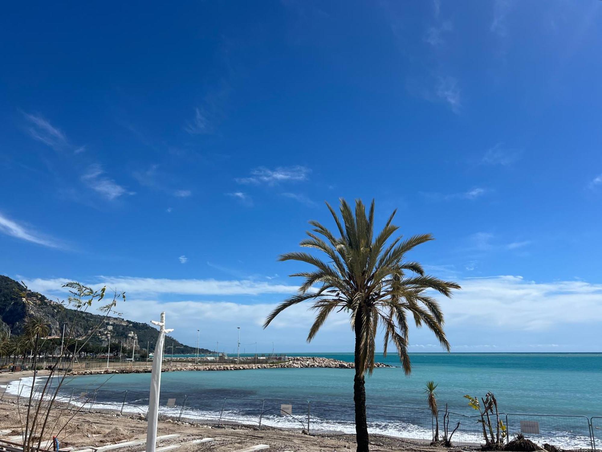 Residence Mona Lisa Bord De Mer 멍똥 외부 사진